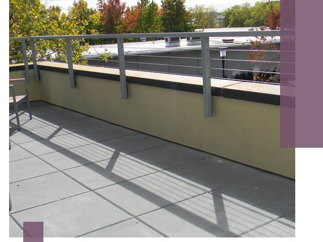 Металлические парапеты под ключ в Когалыме: монтаж и изготовление